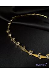 Gold Asimetrik Plaka Kare ve Dikdörtgen Zirkon Taş Detay Kolye