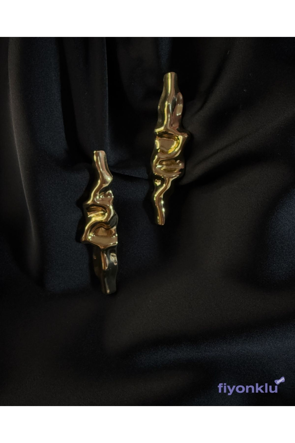 Pinterest Dalga Desenli Gold Küpe