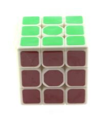 Beyaz Zemin Üzeri Renkli Zeka Küpü 3X3X3-5,5 cm 